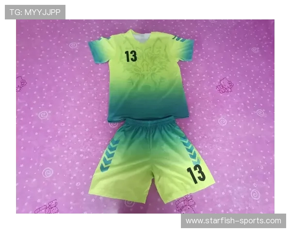 25号球衣在足球场上的传奇人物与历史印记分析 25号球衣在足球场上的传奇人物与历史印记分析