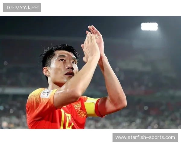 中国足球男球星娇妻曝光其个人生活与事业成就引发关注 中国足球男球星娇妻曝光其个人生活与事业成就引发关注